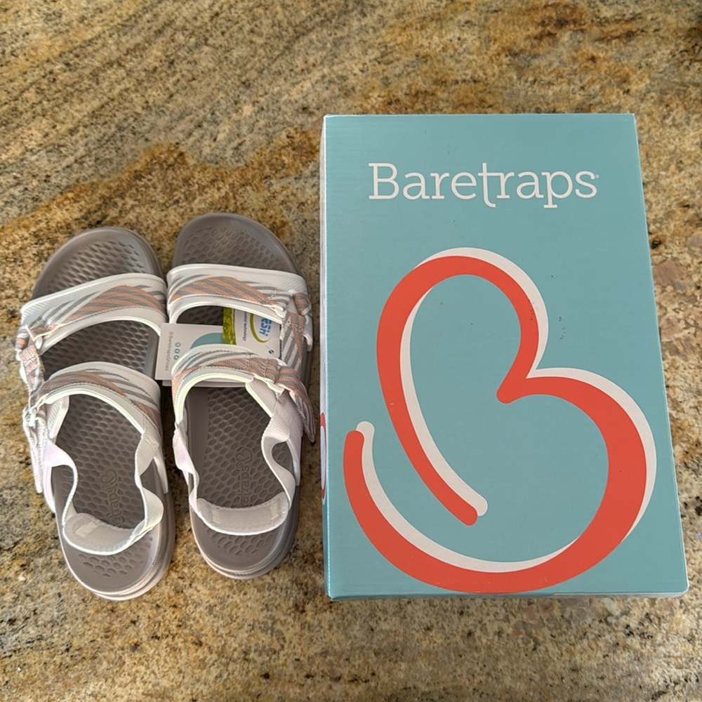 BareTraps White and Tan Sandals Comfortable and Stylish
